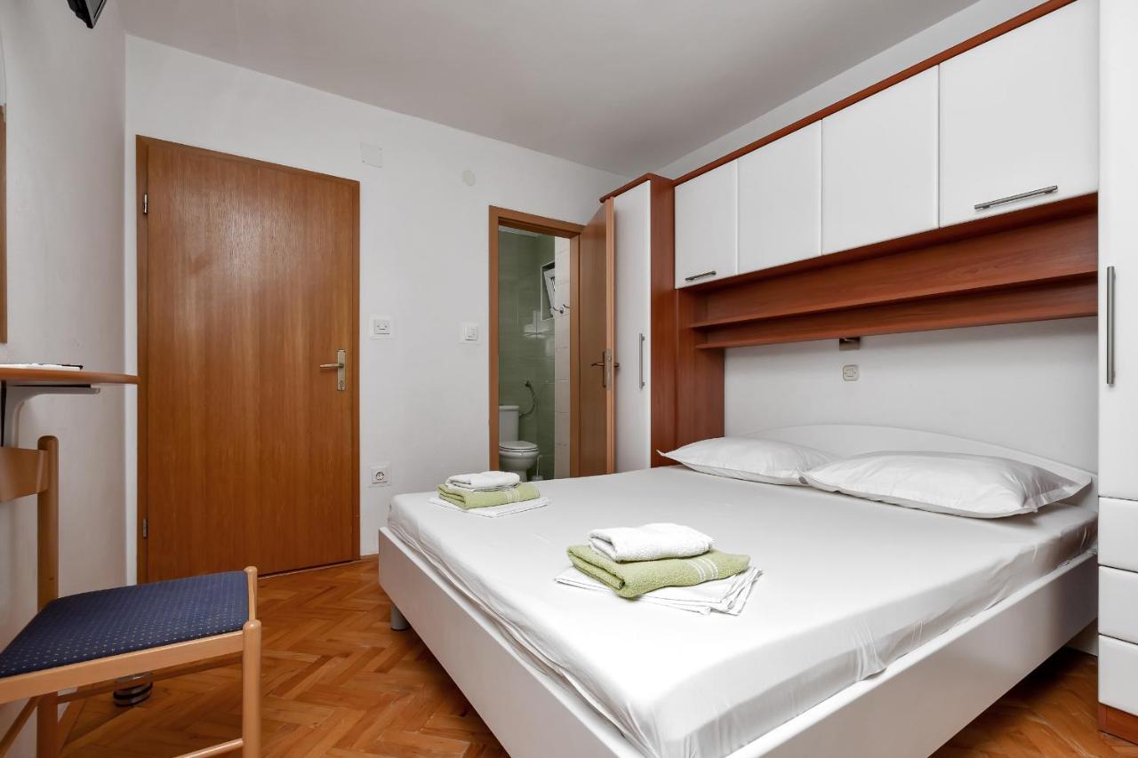 Apartments Carmen Makarska Exterior foto