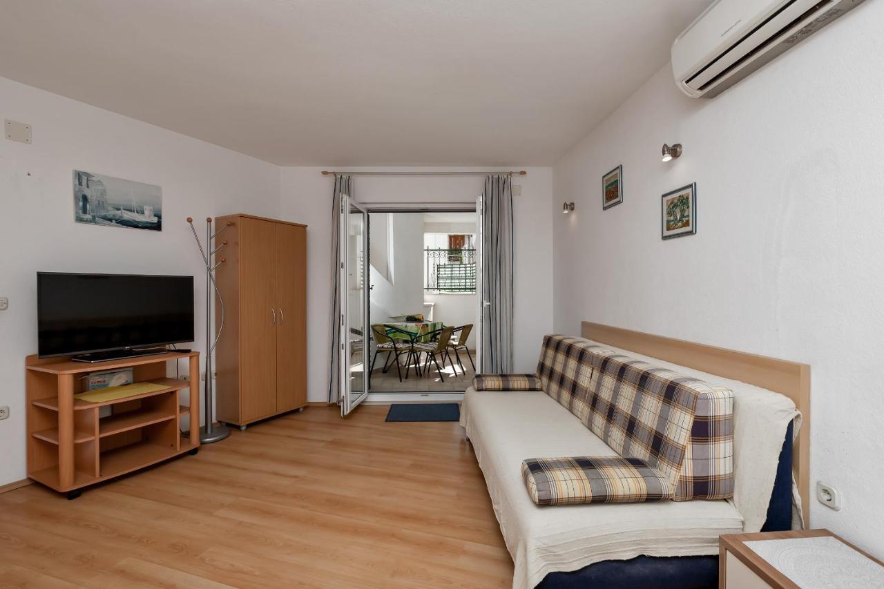 Apartments Carmen Makarska Exterior foto
